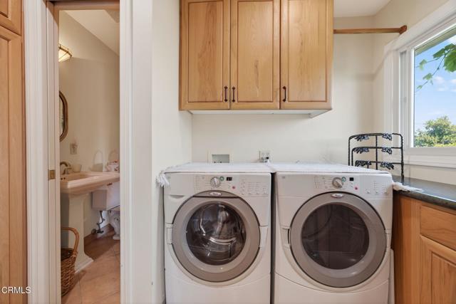 332 Carol Drive, Ventura CA: https://media.crmls.org/mediaz/8f4c3c5c-068a-4d8d-92a4-f67212c79073.jpg
