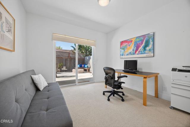 1111 Dover Lane, Ventura CA: https://media.crmls.org/mediaz/8f4c5116-6ca1-4c6c-8141-f10cb54d9474.jpg