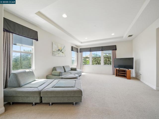 135 Diablo Ranch Ct, Danville CA: https://media.crmls.org/mediaz/8f4cec45-66ec-4249-8dfc-23bc86c76d50.jpg