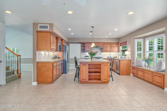 5506 Evita Court, Agoura Hills CA: https://media.crmls.org/mediaz/8f4ceced-f6e6-4625-a343-2de333cd5cf9.jpg