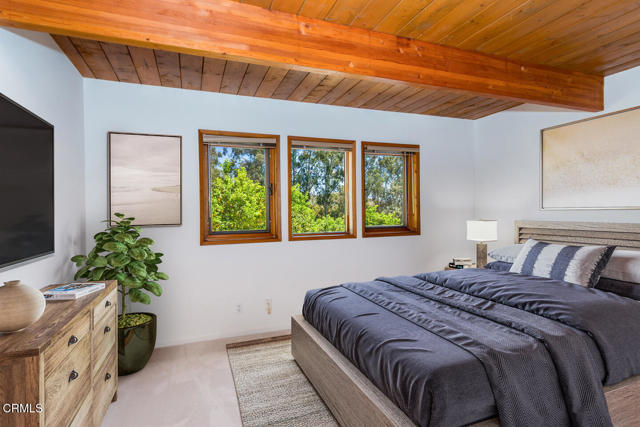 6860 Worth Way, Camarillo CA: https://media.crmls.org/mediaz/8f4cf14a-beab-4501-a20d-09560511a52f.jpg