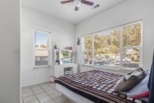 Image 4 of 50 For 402 3rd Street