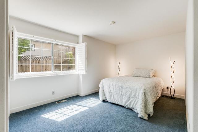 3920 Lakemead Way, Redwood City CA: https://media.crmls.org/mediaz/8f4d96a2-f47c-4705-b80e-454a932a507b.jpg