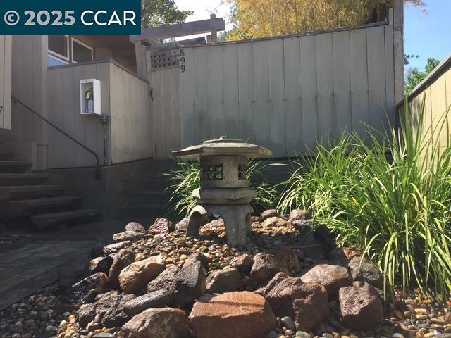 891 Bell Street, Lafayette CA: https://media.crmls.org/mediaz/8f4da08a-7499-4078-bd8d-39bfd77769ad.jpg