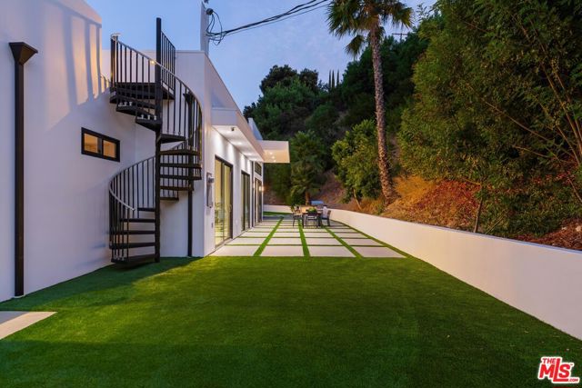 4637 Dunas Lane, Tarzana CA: https://media.crmls.org/mediaz/8f4da09a-582f-4782-9c83-d1438695b3b5.jpg