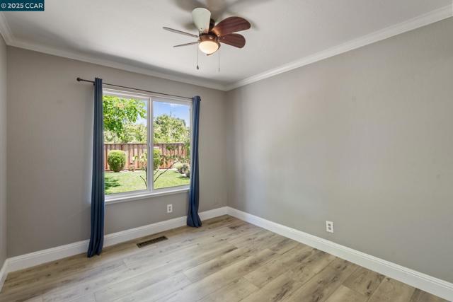 4672 N Larwin Ave, Concord CA: https://media.crmls.org/mediaz/8f4db49b-6c02-4e57-bdac-d1d4f55cc8a5.jpg