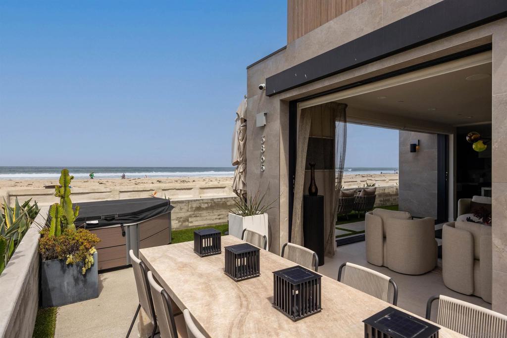 3865 Ocean Front Walk