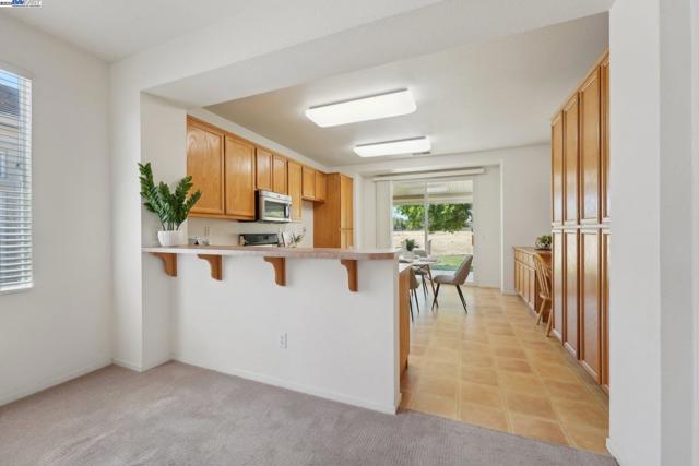 491 Central Park Pl, Brentwood CA: https://media.crmls.org/mediaz/8f4ed26d-cc75-4cfa-a536-d19d862ff6be.jpg