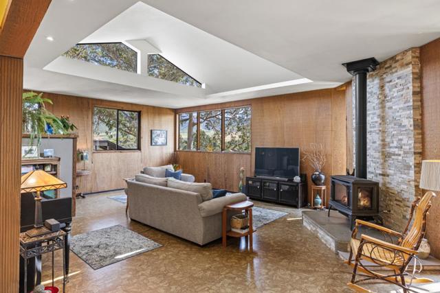 3405 Rio Road, Carmel CA: https://media.crmls.org/mediaz/8f4ffaf0-400b-40eb-8286-f6564ad06647.jpg
