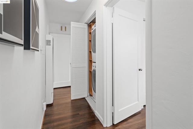 209 Behrens St, El Cerrito CA: https://media.crmls.org/mediaz/8f50104f-eb77-4d34-aa3c-0eda383192eb.jpg