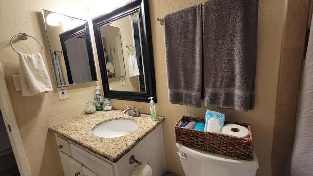 82804 Crawford Drive, Indio CA: https://media.crmls.org/mediaz/8f507a2e-721d-4bc2-a2ec-2000ba2efb92.jpg