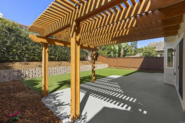 Detail Gallery Image 34 of 44 For 3936 Ambervale Ter, San Diego,  CA 92130 - 3 Beds | 2/1 Baths