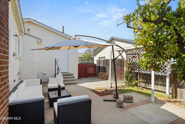 60 Grandview Circle, Camarillo CA: https://media.crmls.org/mediaz/8f51fe28-d433-4a42-86fd-6079ac6788c2.jpg