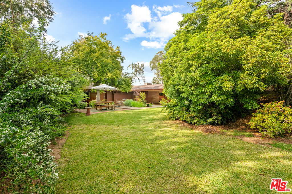 1915 Country Club Drive