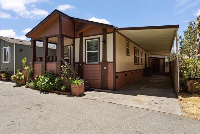 49 Blanca Lane, Watsonville CA: https://media.crmls.org/mediaz/8f522d18-568c-46e0-8dad-d50387d4fc68.jpg