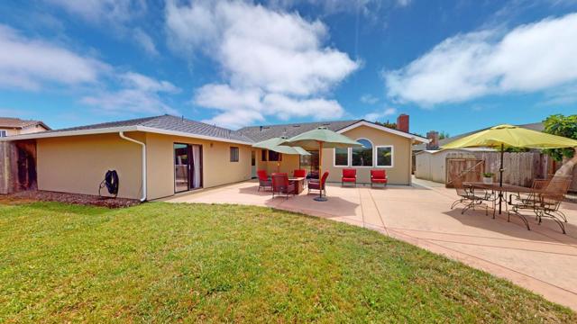 1127 Montecito Circle, Salinas CA: https://media.crmls.org/mediaz/8f52dad2-aea1-4d9f-b24f-d3496561481b.jpg