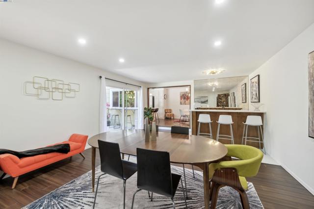 7606 Desertwood Ln, Pleasanton CA: https://media.crmls.org/mediaz/8f52f89e-d887-48c1-9e86-a71214540df0.jpg