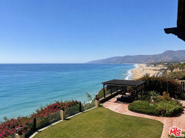 7007 Birdview Avenue, Malibu CA: https://media.crmls.org/mediaz/8f533c83-2bdf-4cbb-867f-8fba9a7ef684.jpg