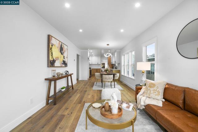 1348 E 26Th St, Oakland CA: https://media.crmls.org/mediaz/8f546039-6f84-4ceb-8aab-944f9031adb5.jpg