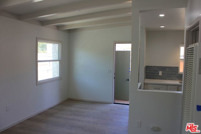 1917 Colonia Place, Camarillo CA: https://media.crmls.org/mediaz/8f546a65-a3b8-4c5f-9395-9819c45e78a4.jpg