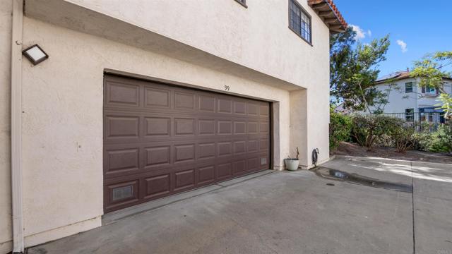 190 Bautista Court, Oceanside CA: https://media.crmls.org/mediaz/8f550297-75de-486b-9c11-e0d47af8cc6f.jpg