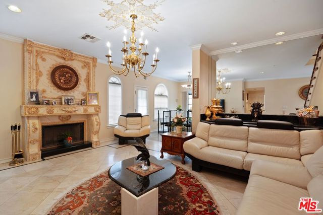 2431 Benedict Canyon Drive, Beverly Hills CA: https://media.crmls.org/mediaz/8f553f50-f667-44b3-ad0a-b80487194d1f.jpg