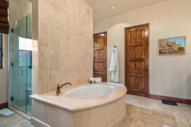 31 Hillcrest Drive, Rancho Mirage CA: https://media.crmls.org/mediaz/8f556b9c-d68a-4521-bbe3-31ff013ebc81.jpg