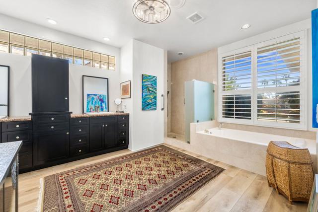 47560 Via Montigo, La Quinta CA: https://media.crmls.org/mediaz/8f55c3f3-d034-4da3-a3df-88ebe5b4972e.jpg