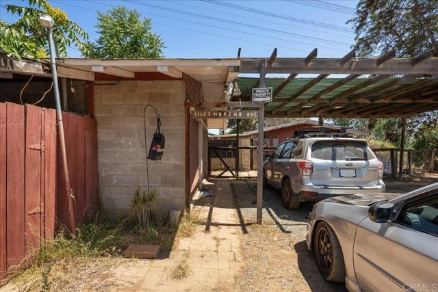 11123 Moreno Avenue, Lakeside CA: https://media.crmls.org/mediaz/8f562369-4032-490d-8992-69f8b4bb6182.jpg