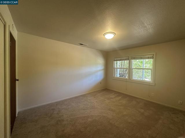120 Sexton Rd, Sebastopol CA: https://media.crmls.org/mediaz/8f565540-2b6c-4222-bd01-9d6d24e5eb4a.jpg