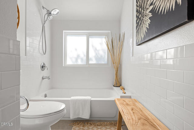 1601 El Rito Avenue, Glendale CA: https://media.crmls.org/mediaz/8f567166-6f78-4a0b-8456-a5e82207022a.jpg