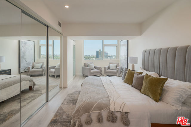 13600 Marina Pointe Drive, Marina del Rey CA: https://media.crmls.org/mediaz/8f569027-7fde-4dc7-ba25-7ef0602f79cb.jpg