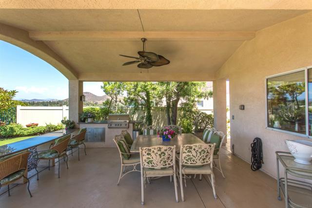11464 Alborada, San Diego CA: https://media.crmls.org/mediaz/8f5726ef-4585-4fa6-8ce7-e1684b8f7445.jpg