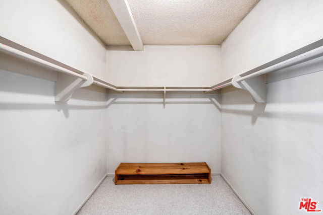4331 W Sarah Street, Burbank CA: https://media.crmls.org/mediaz/8f57315d-927e-4150-9dca-cd409e4663a5.jpg