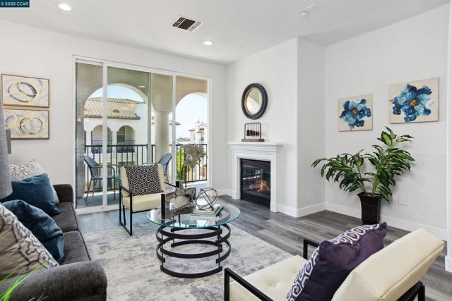 3240 Maguire Way, Dublin CA: https://media.crmls.org/mediaz/8f577739-dcd5-456b-af2b-19647a2396cf.jpg