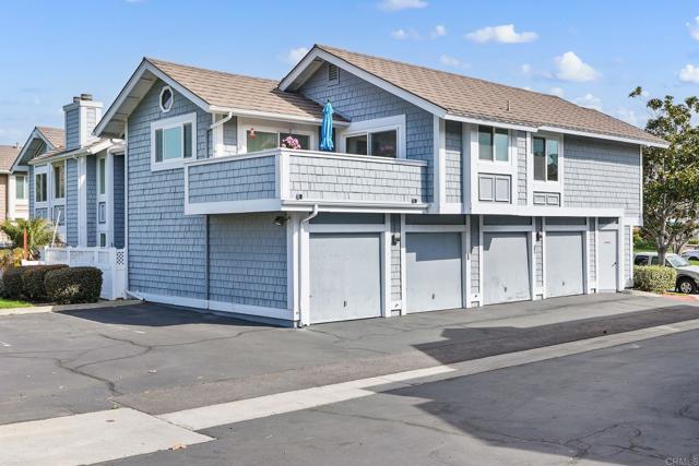 6887 Carnation Drive, Carlsbad CA: https://media.crmls.org/mediaz/8f58062d-b661-4d9d-9f86-88a990f8a6d0.jpg