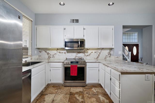 29720 Gracilior Drive, Escondido CA: https://media.crmls.org/mediaz/8f580e8e-eb85-4575-8cb4-cf18a3449455.jpg