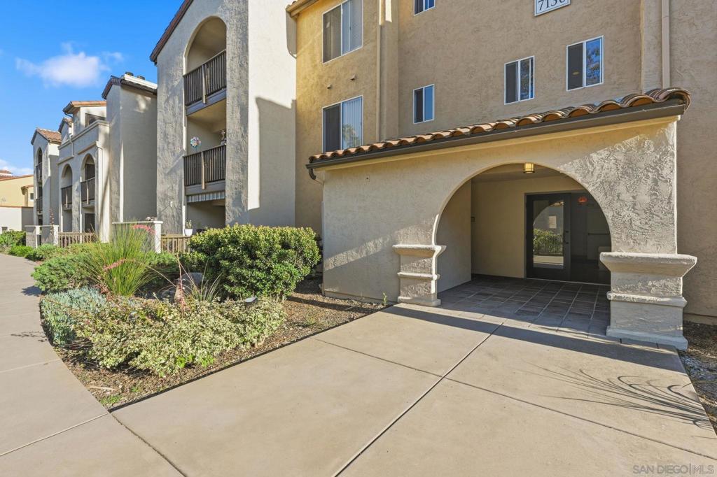 7130 Shoreline Dr #1212