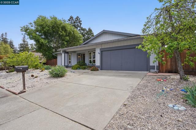 17 Bliss Ct., Pleasant Hill CA: https://media.crmls.org/mediaz/8f5857c8-44a6-4cff-b031-9cf00763d5f5.jpg