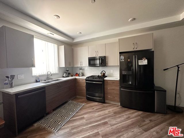 5531 La Mirada Avenue, Los Angeles CA: https://media.crmls.org/mediaz/8f586d4b-f9fa-4d49-8be6-c10727cc17ba.jpg