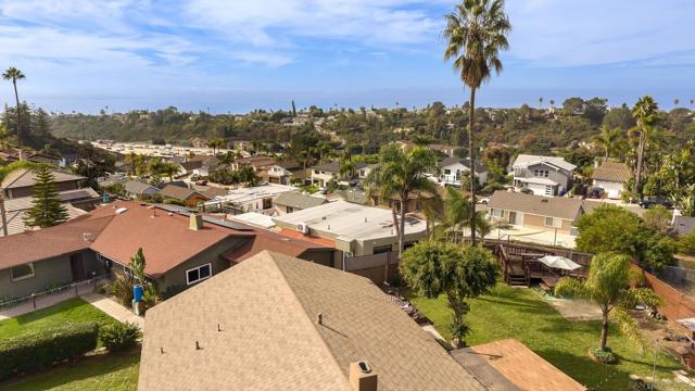1007 Genie Ln, Cardiff by the Sea CA: https://media.crmls.org/mediaz/8f58dd11-9d44-4d04-a809-9f3b7247e542.jpg