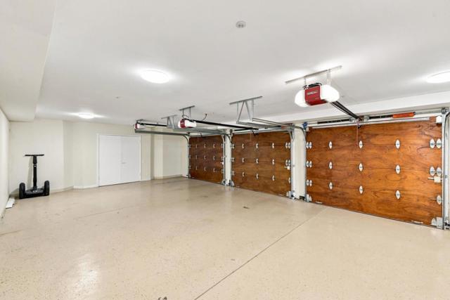 150 New Place Road, Hillsborough CA: https://media.crmls.org/mediaz/8f58fd78-f374-41b9-9511-ad19d7ab4a8e.jpg