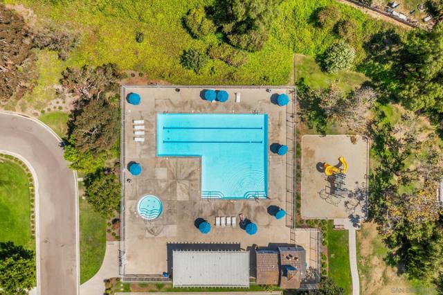 5341 Gooseberry Way, Oceanside CA: https://media.crmls.org/mediaz/8f591924-fa52-44a3-97d0-67a06f581f2a.jpg
