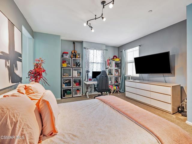 27636 Camellia Drive, Saugus CA: https://media.crmls.org/mediaz/8f5947a1-3eed-4fbd-b3f7-826ab91cf1e0.jpg