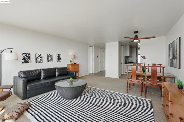 565 Bellevue Ave, Oakland CA: https://media.crmls.org/mediaz/8f5a72df-1590-440b-81bb-92bd5d397bcb.jpg