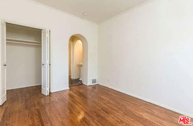 Image 7 of 27 For 9948 Robbins Drive