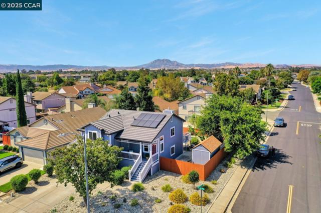 3899 Creekside Way, Oakley CA: https://media.crmls.org/mediaz/8f5dc21e-038a-4291-a815-3b65fa54e47c.jpg