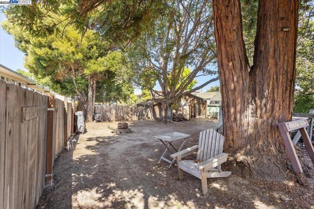 2255 Lincoln Ave., Alameda CA: https://media.crmls.org/mediaz/8f5dd8c2-caf3-4444-8234-f016314ba8df.jpg