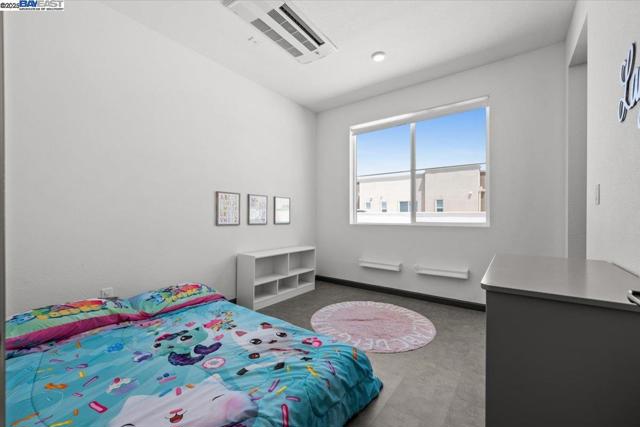 5483 Melissa Ln, Dublin CA: https://media.crmls.org/mediaz/8f5de3a4-e956-4603-8384-a0d99c85197b.jpg