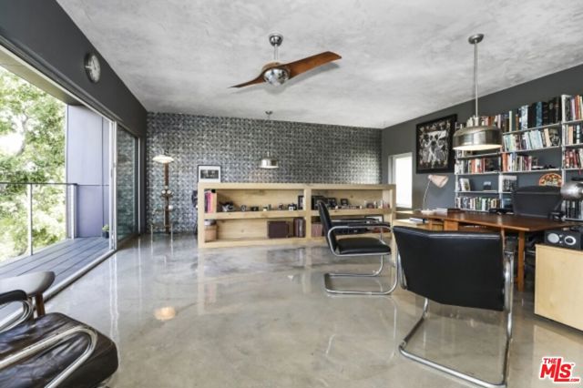11462 LAURELCREST Road, Studio City CA: https://media.crmls.org/mediaz/8f5ed512-9ee3-4dfd-9115-a22b066dcab7.jpg